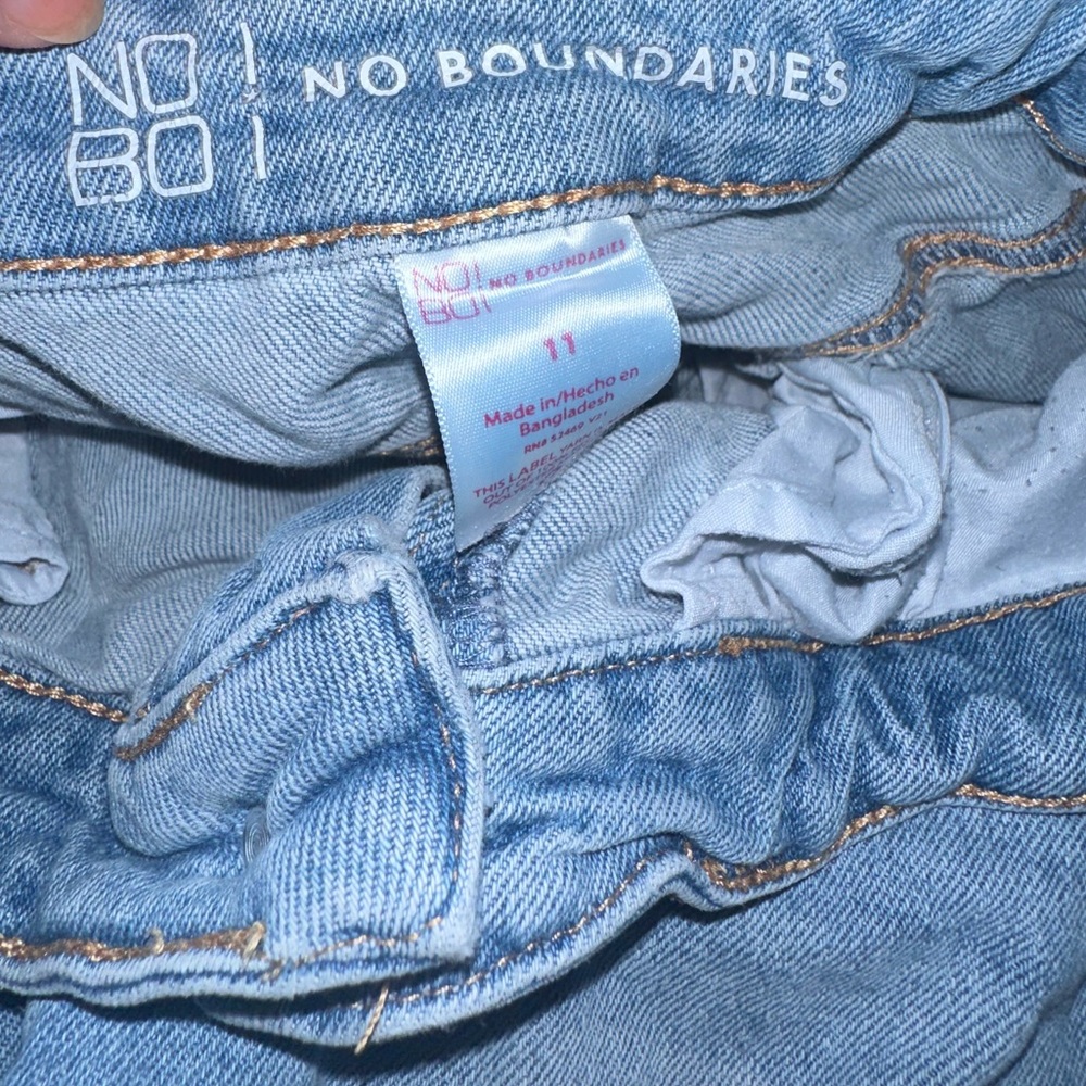 No Boundaries Light Blue Straight Leg Jeans - Picture 3 of 5